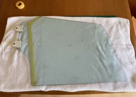 両サイドのガラスへゴーストフィルムの貼り込み 04