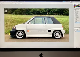 ロゴデカールをボディサイドへ 01