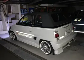 ロゴデカールをボディサイドへ 05