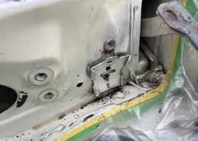 ワイパー付け根の錆穴の補修 08
