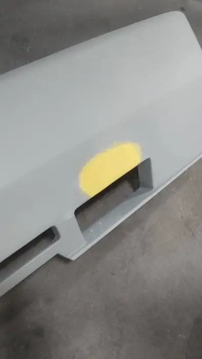 エアロのパテ盛り