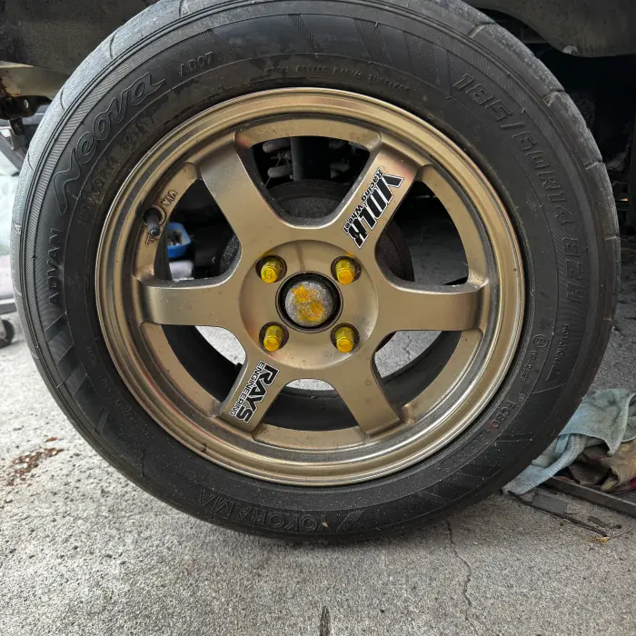 履いていたADVAN NEOVA AD07(185/60R14)