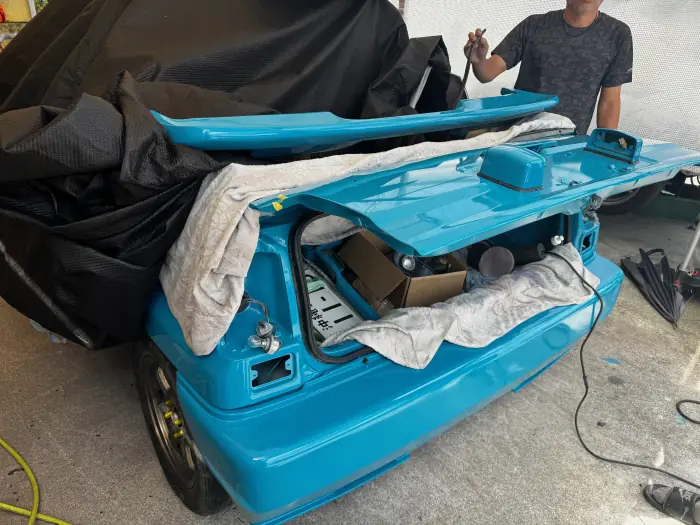 車体後部の組み付け