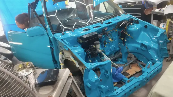 塗装後の車体組み付けブレーキ部品